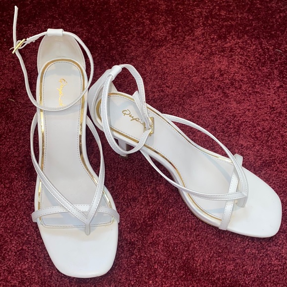 Qupid White Strappy Heel Sz: 7.5 - Picture 1 of 7